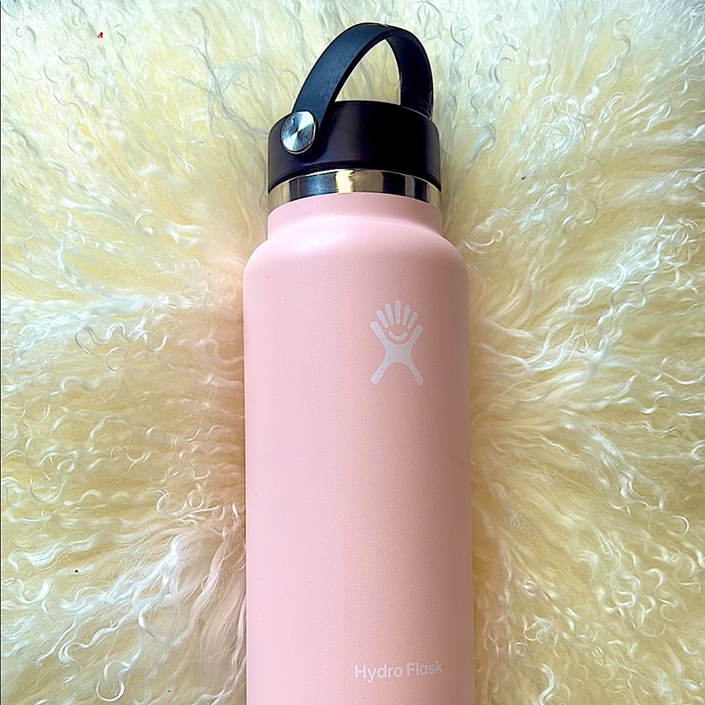 Hydro Flask Baby Pink Water Bottle